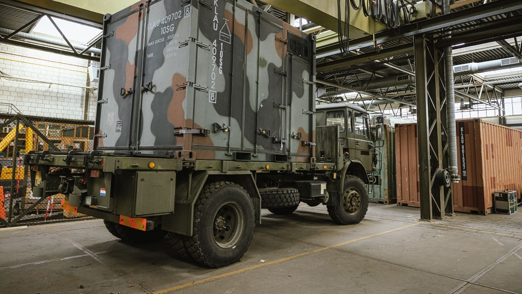 materieel van de Quick Reaction Force op de kazerne Oirschot