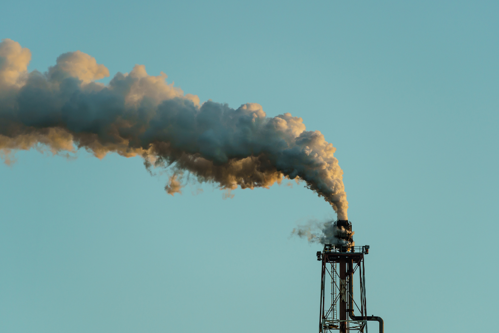 Schoorsteen van fabriek, CO2 uitstoot