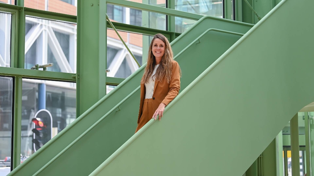 Portret van Judith, beleidsmedewerker menselijk kapitaal bij EZK