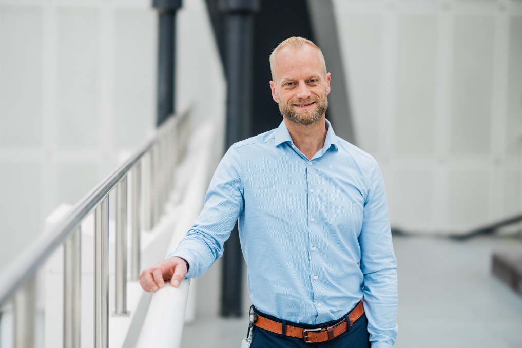 Portret van Peter van der Meer, jurist bij de ILT