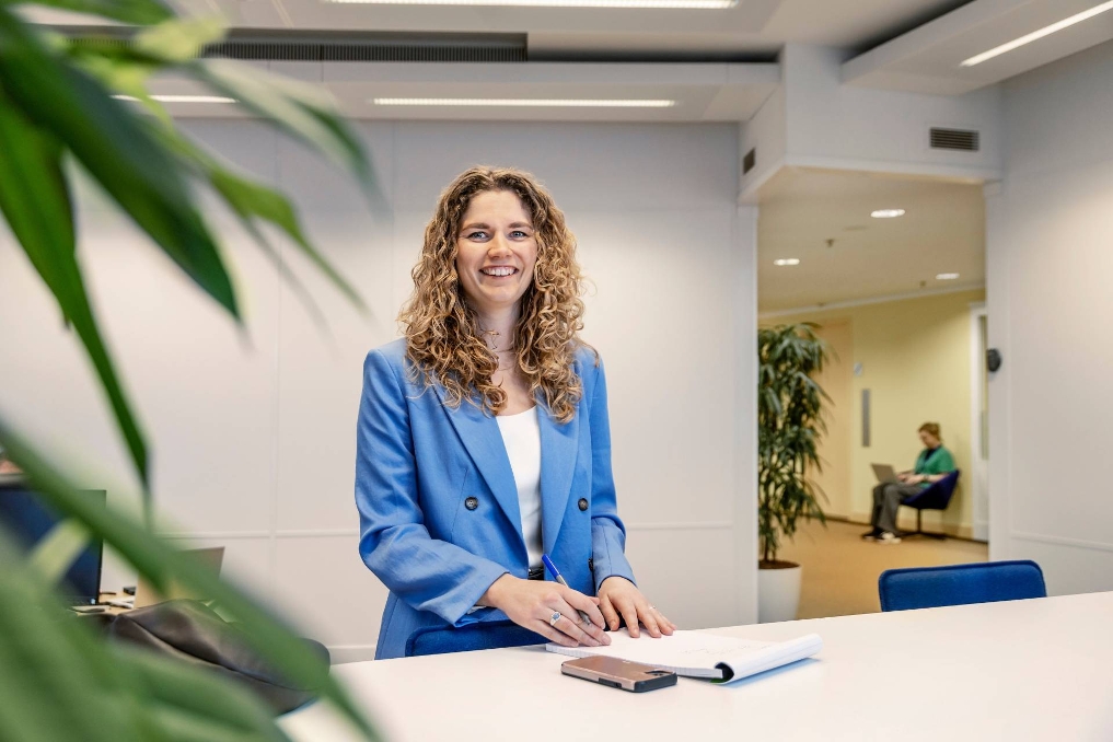 Portret van Martha, lead data scientist bij JenV