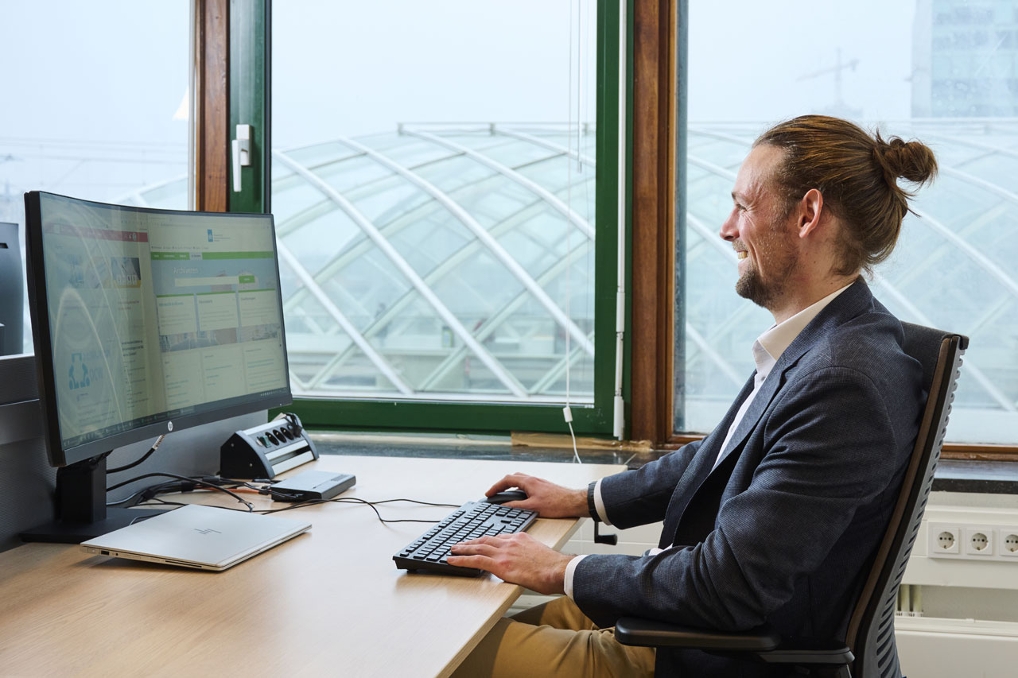 Informatiespecialist Paul van den Akker zorgt bij het Nationaal Archief voor goed informatiebeheer