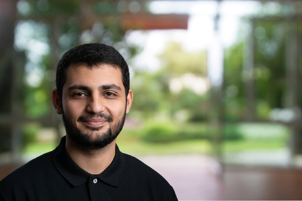 Portret van Ahmed, cybertrainee in het Rijks I-Traineeship